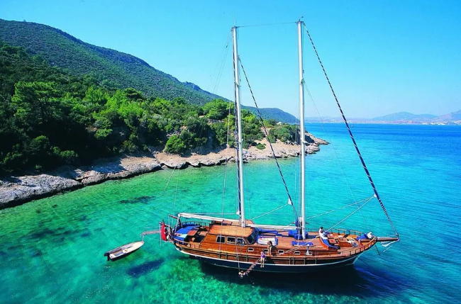 Cilento Schooner to Procida